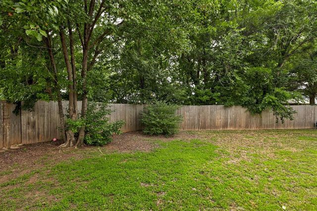421 Golden Oaks Drive, Norman, OK 73072
