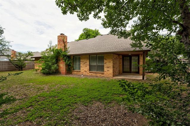 421 Golden Oaks Drive, Norman, OK 73072