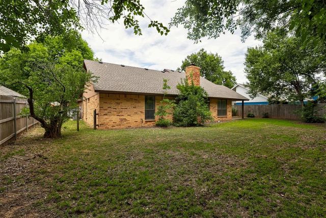 421 Golden Oaks Drive, Norman, OK 73072