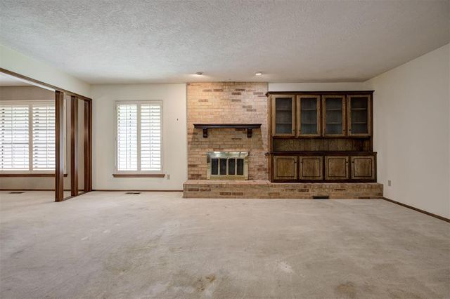 421 Golden Oaks Drive, Norman, OK 73072