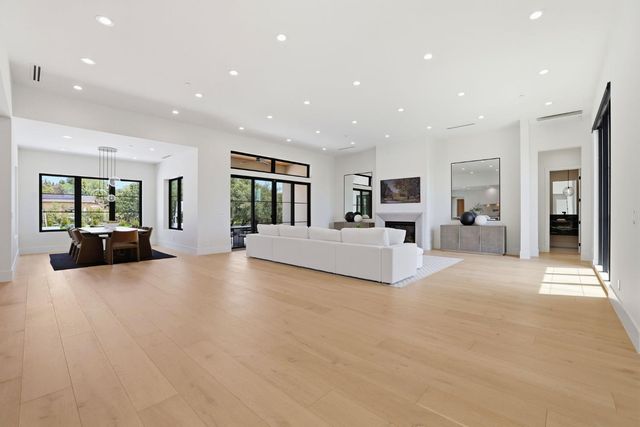 9764 Powerhouse Rd, Newcastle, CA 95658