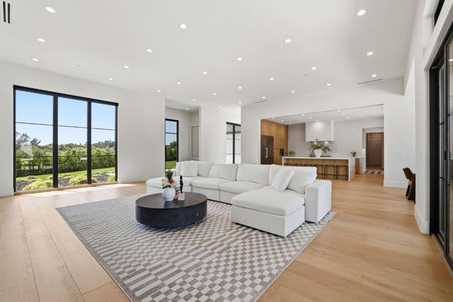 9764 Powerhouse Rd, Newcastle, CA 95658
