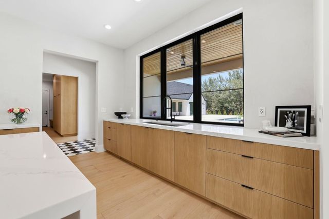 9764 Powerhouse Rd, Newcastle, CA 95658