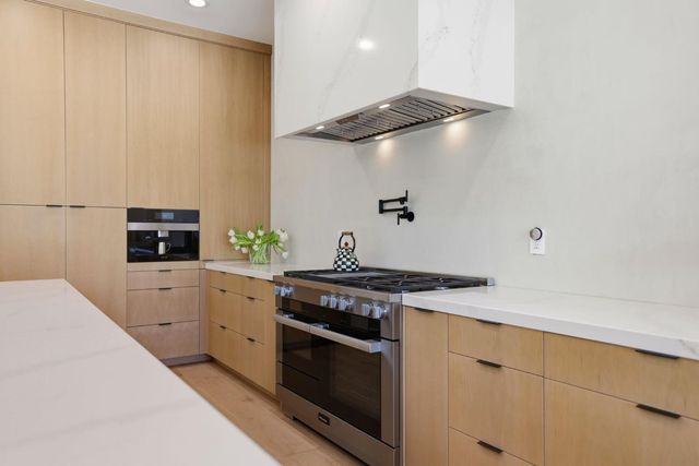9764 Powerhouse Rd, Newcastle, CA 95658