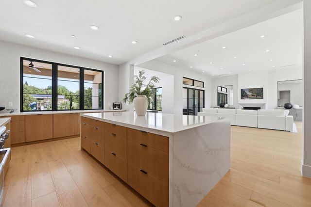 9764 Powerhouse Rd, Newcastle, CA 95658