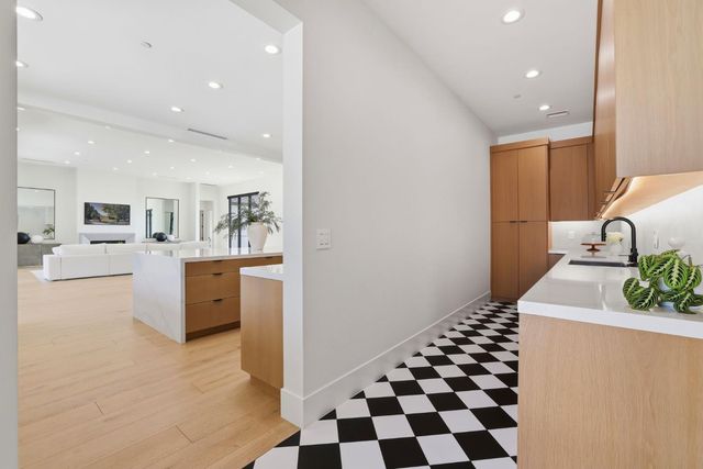 9764 Powerhouse Rd, Newcastle, CA 95658