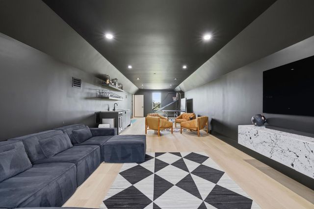 9764 Powerhouse Rd, Newcastle, CA 95658