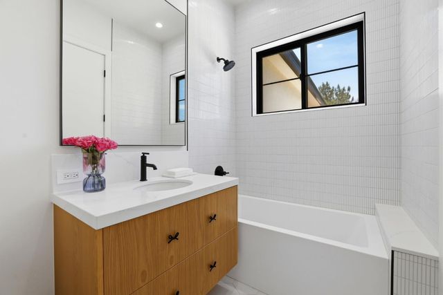 9764 Powerhouse Rd, Newcastle, CA 95658