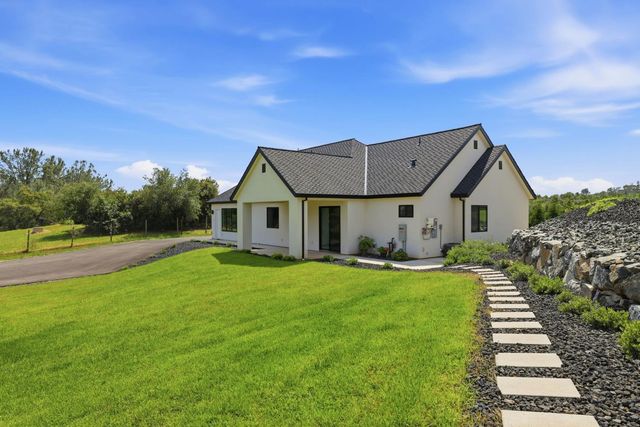 9764 Powerhouse Rd, Newcastle, CA 95658