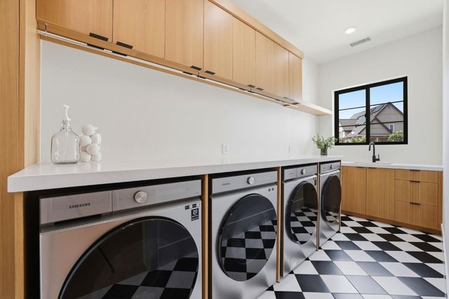 9764 Powerhouse Rd, Newcastle, CA 95658