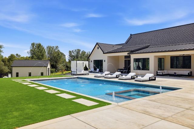 9764 Powerhouse Rd, Newcastle, CA 95658