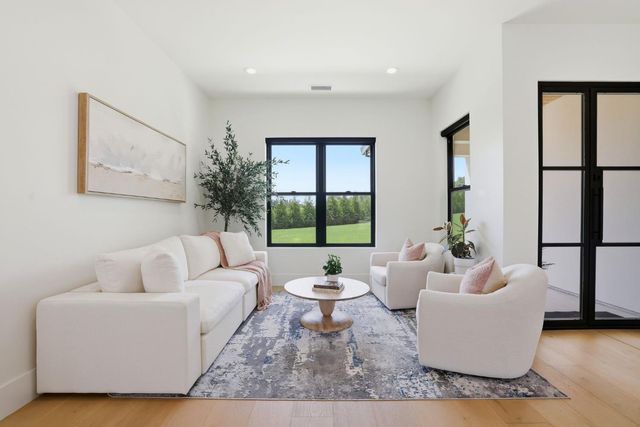 9764 Powerhouse Rd, Newcastle, CA 95658