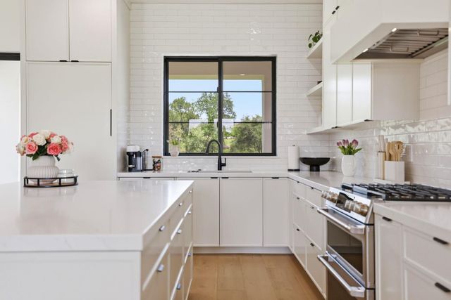 9764 Powerhouse Rd, Newcastle, CA 95658
