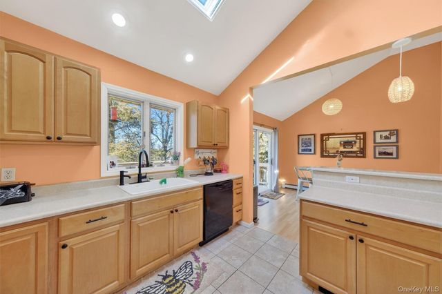 13 Timberline Drive, Poughkeepsie, NY 12603