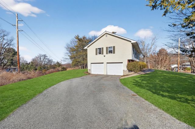 13 Timberline Drive, Poughkeepsie, NY 12603