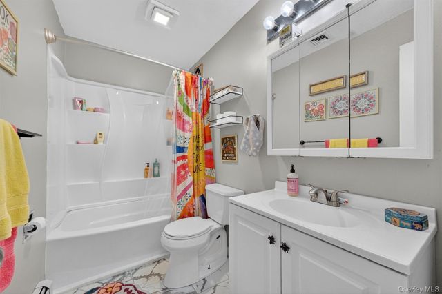 13 Timberline Drive, Poughkeepsie, NY 12603