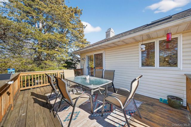 13 Timberline Drive, Poughkeepsie, NY 12603