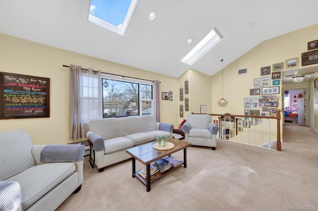 13 Timberline Drive, Poughkeepsie, NY 12603