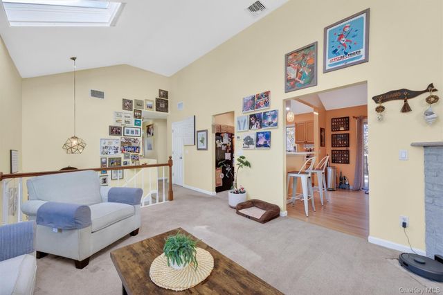 13 Timberline Drive, Poughkeepsie, NY 12603