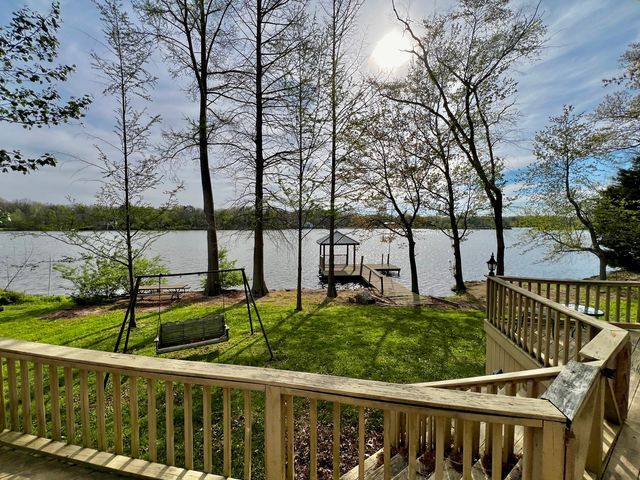 20062 N Shore Lane, West Frankfort, IL 62896