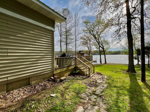 20062 N Shore Lane, West Frankfort, IL 62896