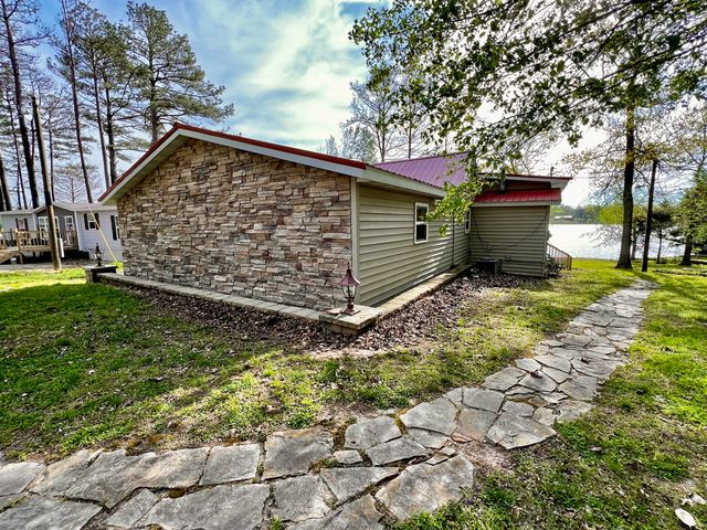 20062 N Shore Lane, West Frankfort, IL 62896