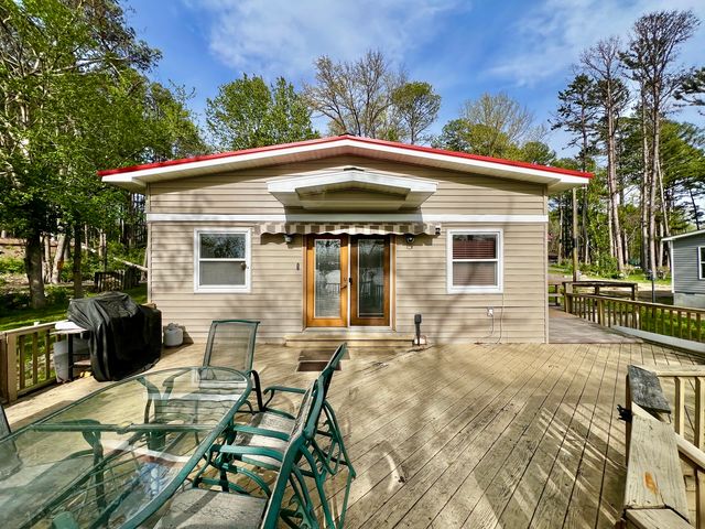 20062 N Shore Lane, West Frankfort, IL 62896