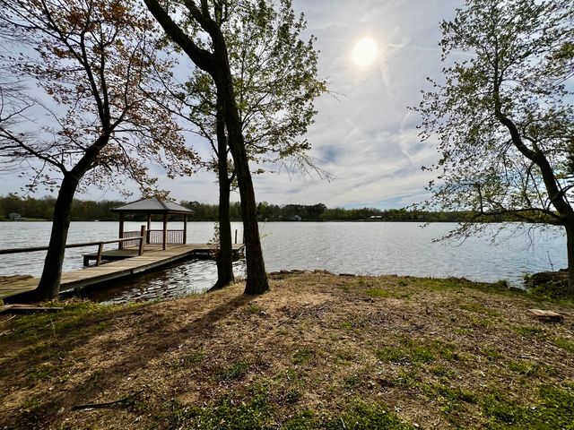 20062 N Shore Lane, West Frankfort, IL 62896