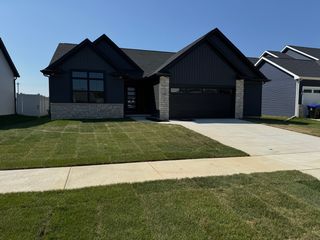 6105 Wrigley Drive, Bloomington, IL 61705