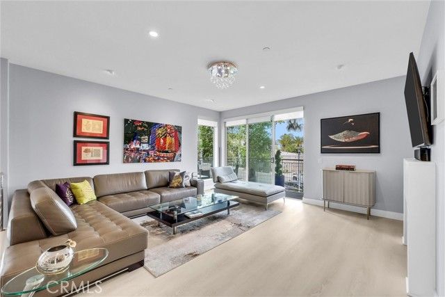 89 Lennox, Irvine, CA 92612