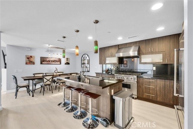 89 Lennox, Irvine, CA 92612