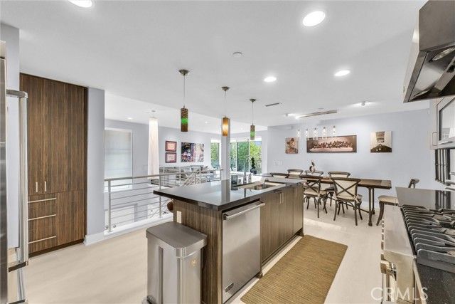 89 Lennox, Irvine, CA 92612