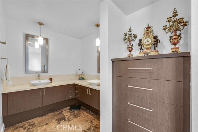 89 Lennox, Irvine, CA 92612
