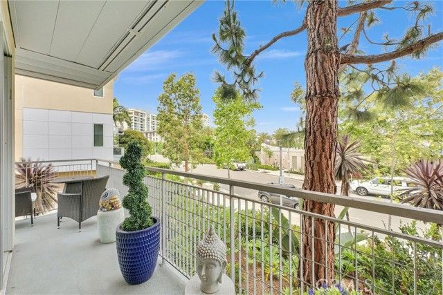 89 Lennox, Irvine, CA 92612