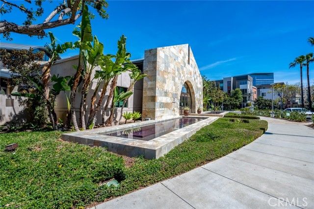 89 Lennox, Irvine, CA 92612