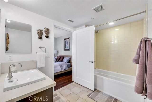 89 Lennox, Irvine, CA 92612