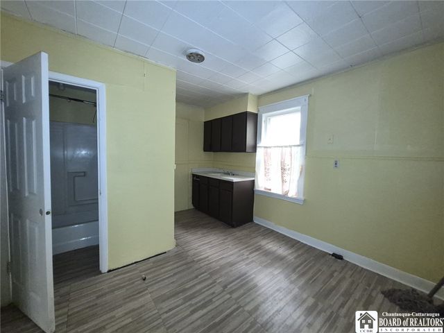 2409 Monroe Avenue, Niagara Falls, NY 14303