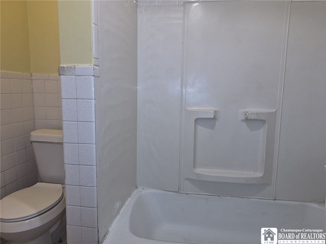 2409 Monroe Avenue, Niagara Falls, NY 14303