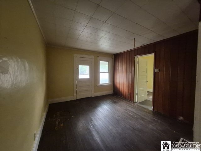 2409 Monroe Avenue, Niagara Falls, NY 14303