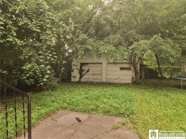2409 Monroe Avenue, Niagara Falls, NY 14303