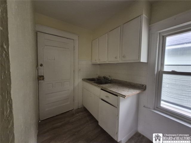 2409 Monroe Avenue, Niagara Falls, NY 14303