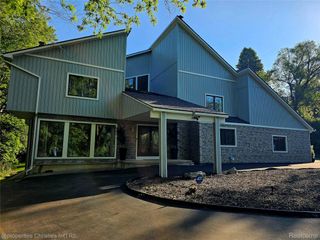 1830 Lone Pine Road, Bloomfield Hills, MI 48302