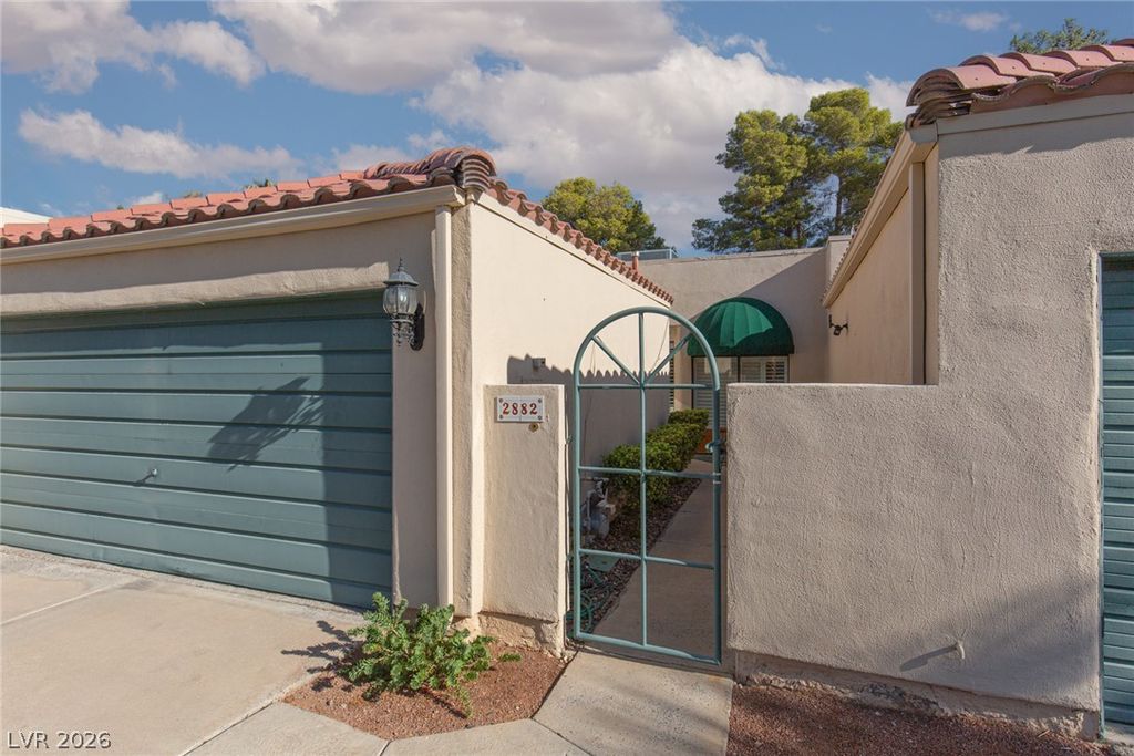 2882 Bridgepointe Drive, Las Vegas, NV 89121 — photo 3