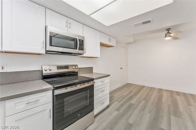 579 Roxella Lane B, Las Vegas, NV 89110