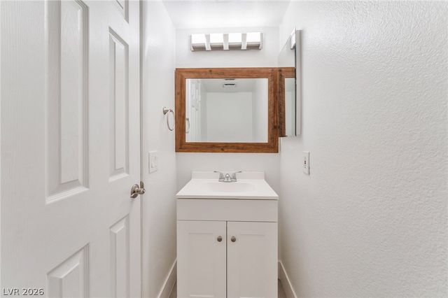 579 Roxella Lane B, Las Vegas, NV 89110