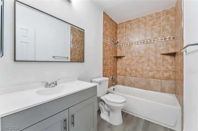 579 Roxella Lane B, Las Vegas, NV 89110