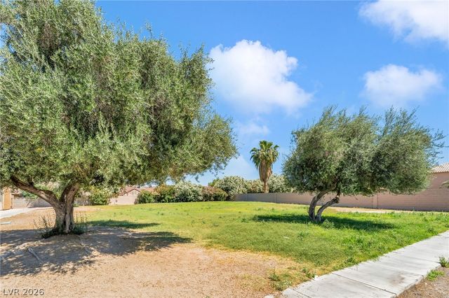 579 Roxella Lane B, Las Vegas, NV 89110