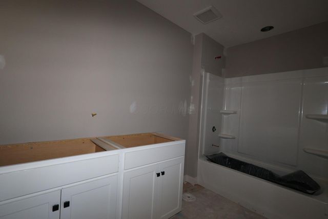 301 Reign Way, Pataskala, OH 43062