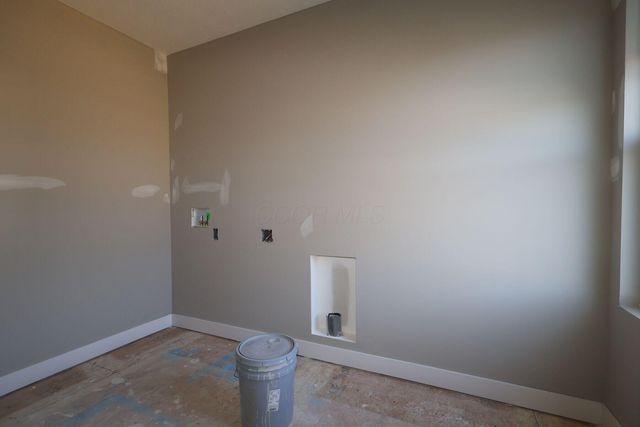 301 Reign Way, Pataskala, OH 43062