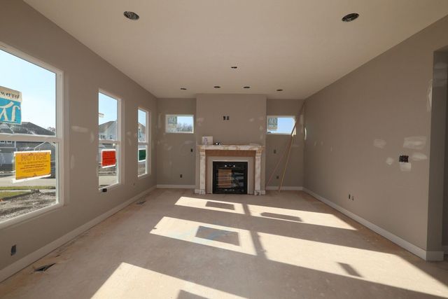 301 Reign Way, Pataskala, OH 43062